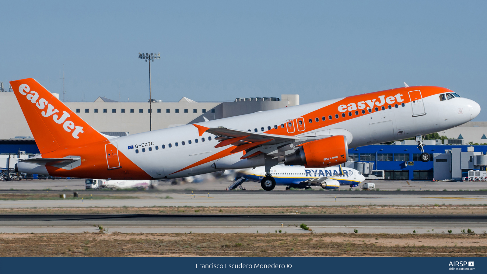 Easyjet  Airbus A320  G-EZTC