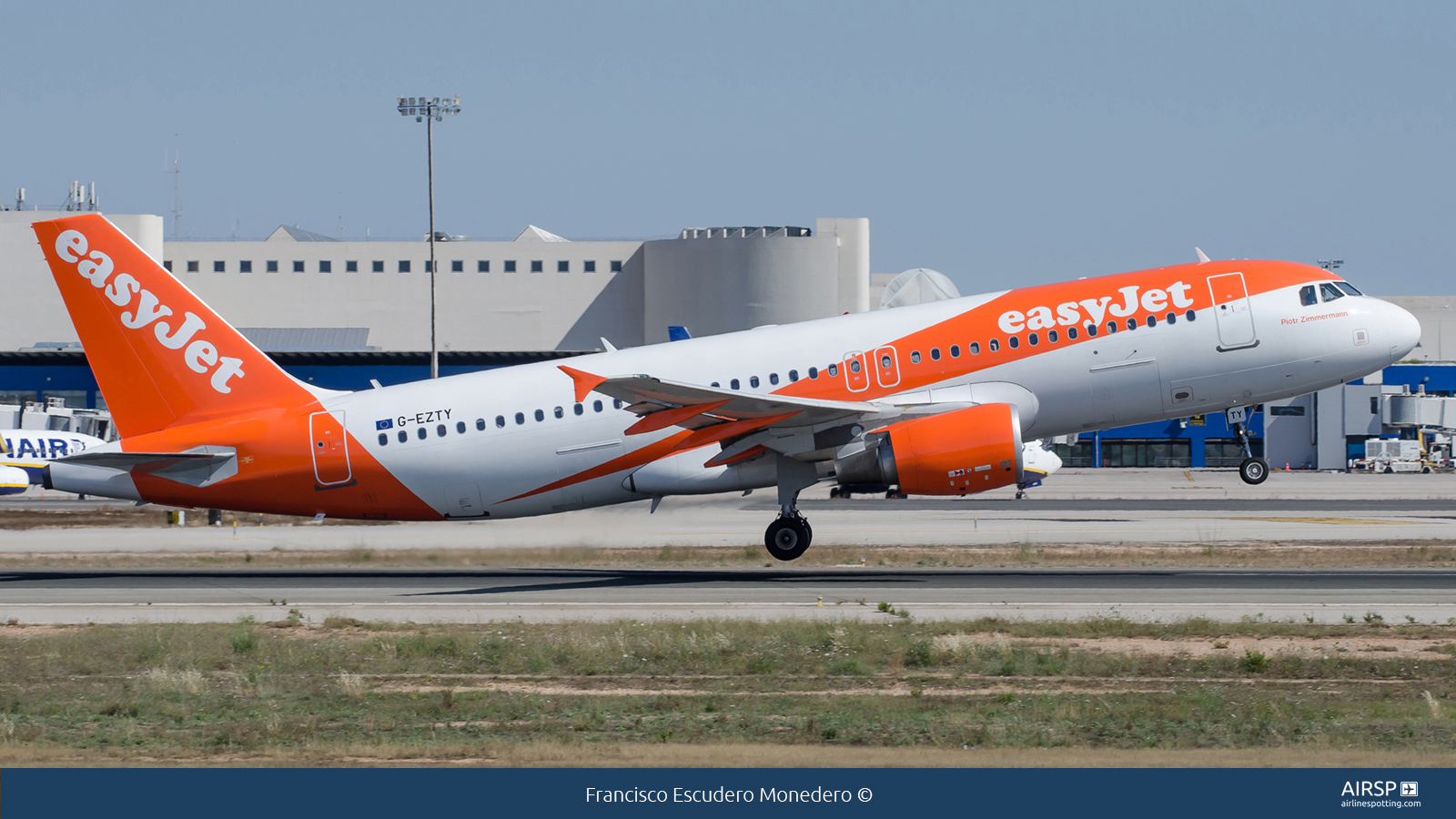 Easyjet  Airbus A320  G-EZTY