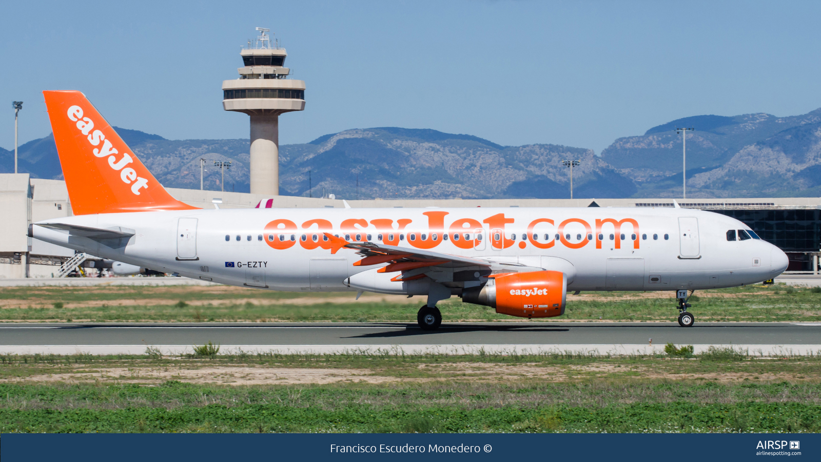 Easyjet  Airbus A320  G-EZTY