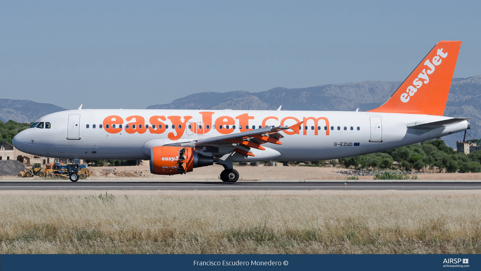 Easyjet  Airbus A320  G-EZUD