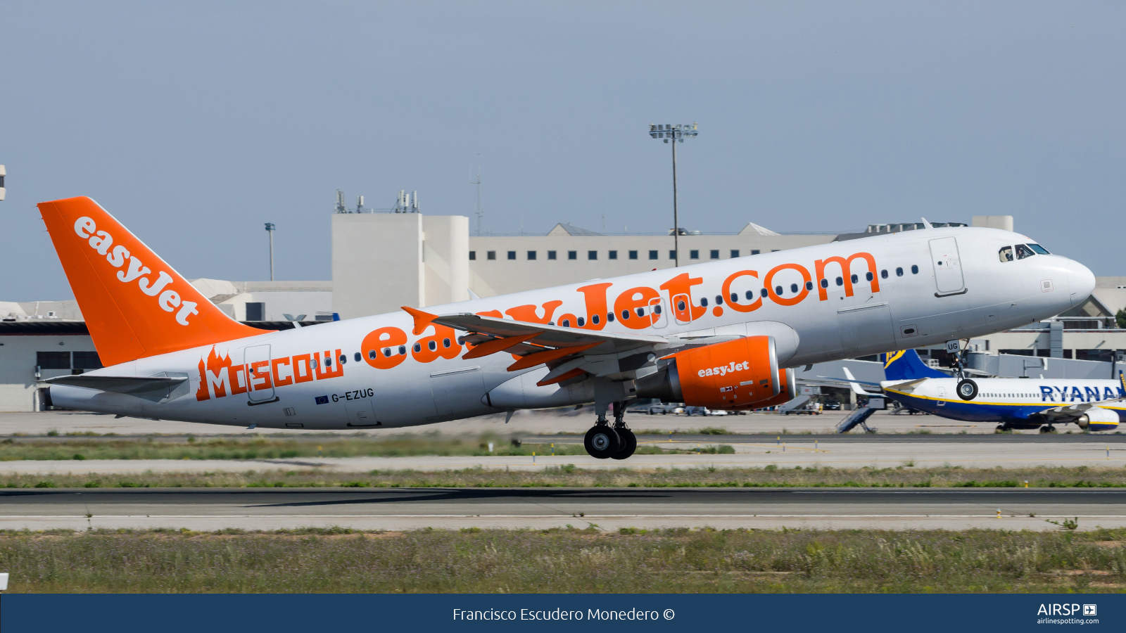 Easyjet  Airbus A320  G-EZUG