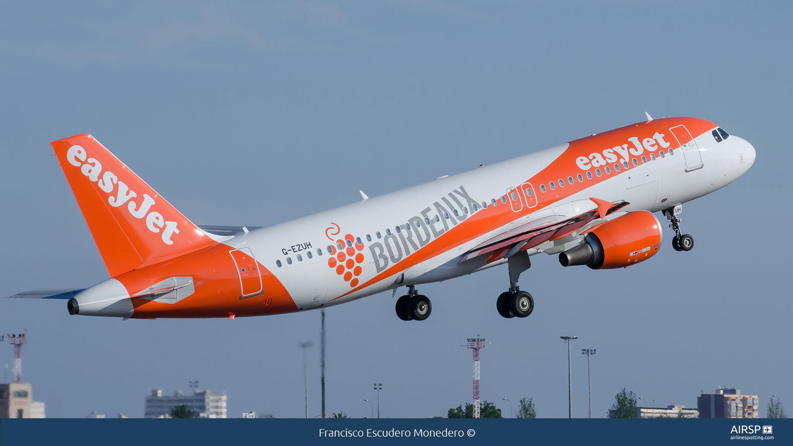 Easyjet  Airbus A320  G-EZUH