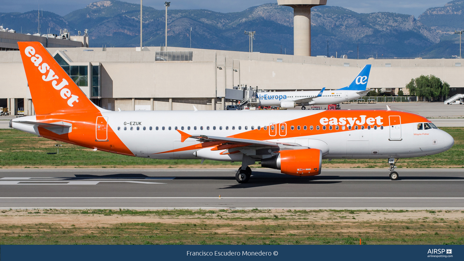 Easyjet  Airbus A320  G-EZUK