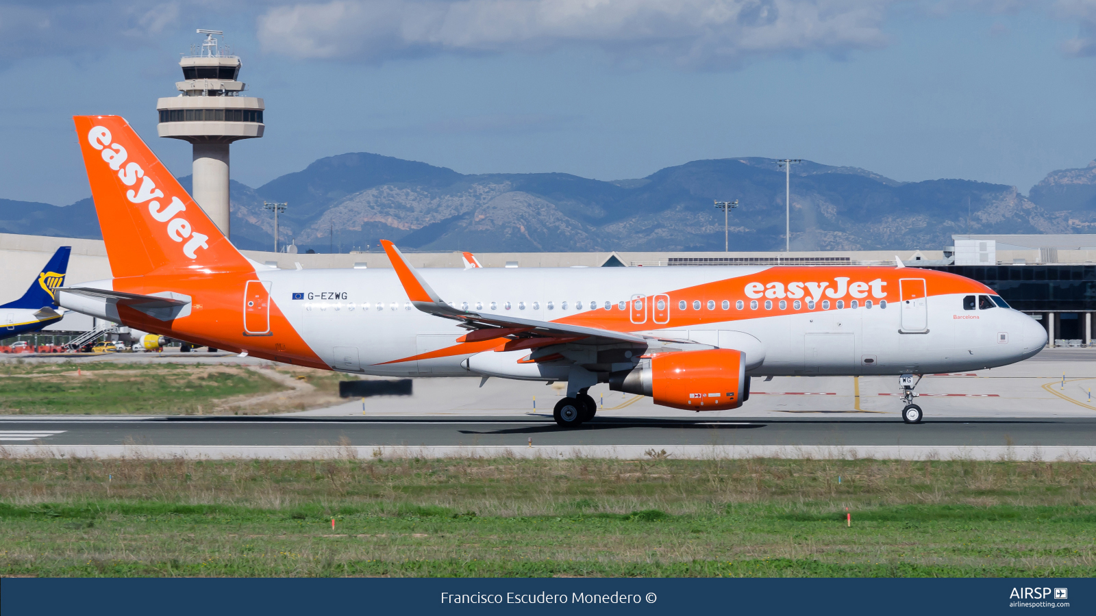 Easyjet  Airbus A320  G-EZWG