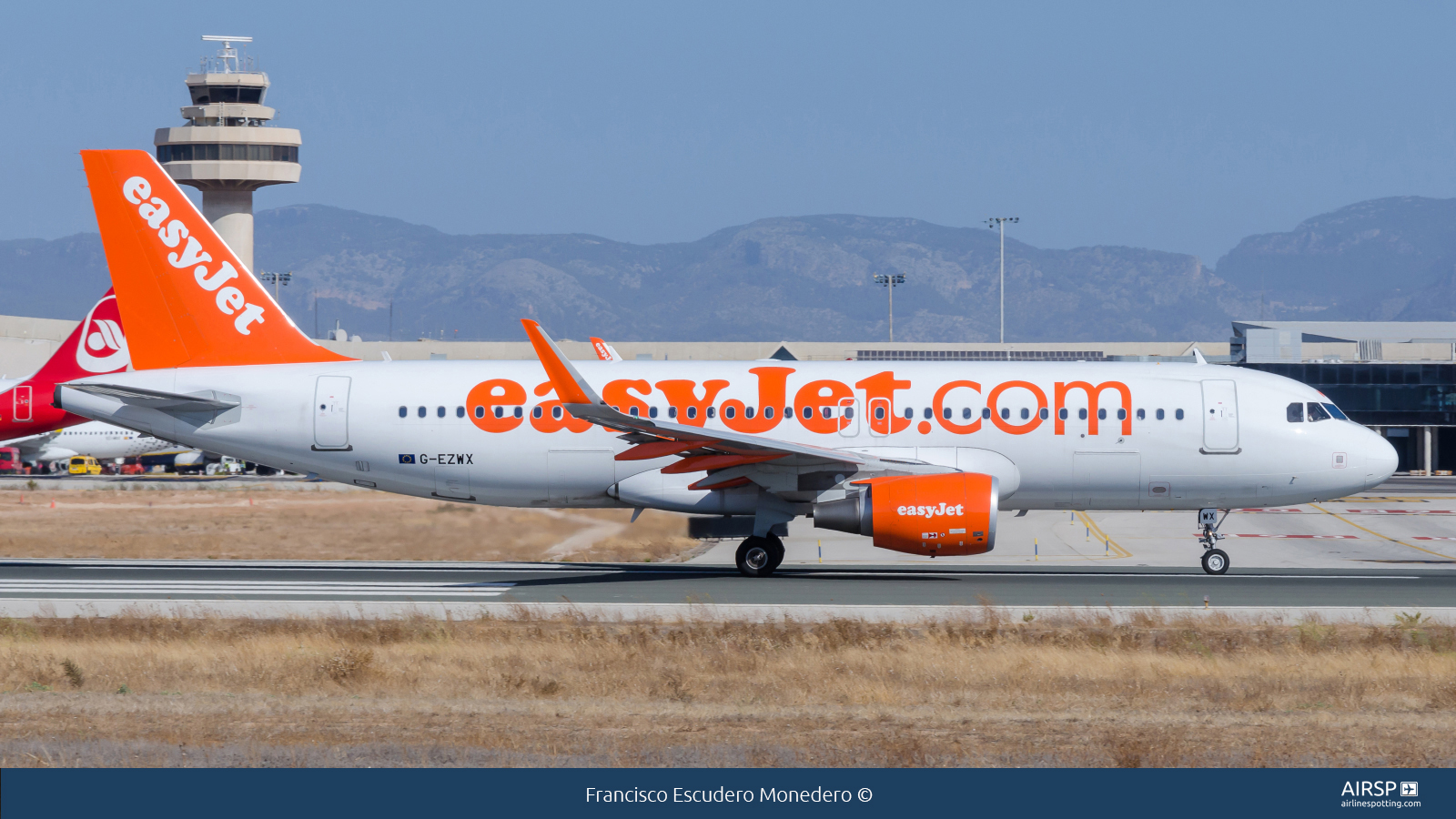 Easyjet  Airbus A320  G-EZWX