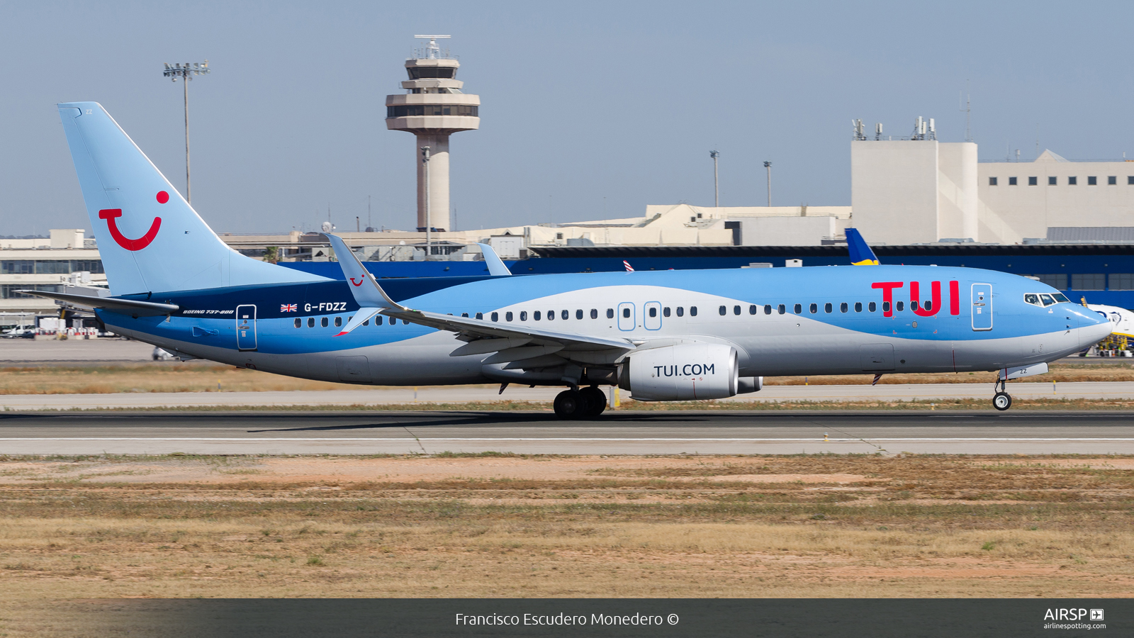Tui Airways  Boeing 737-800  G-FDZZ