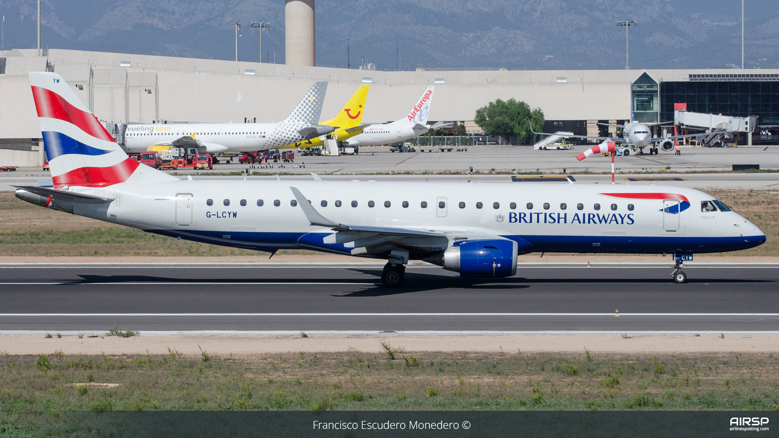 British Airways Cityflyer  Embraer E190  G-LCYW