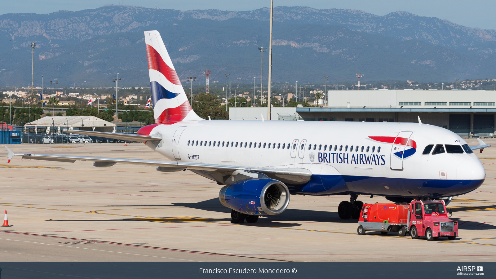 British Airways  Airbus A320  G-MIDT