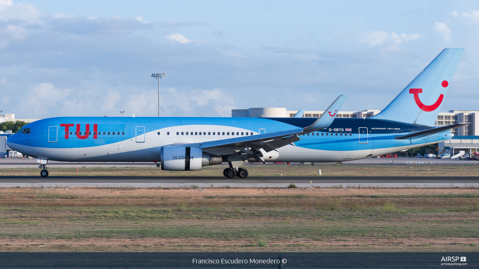 Tui Airways  Boeing 767-300  G-OBYG