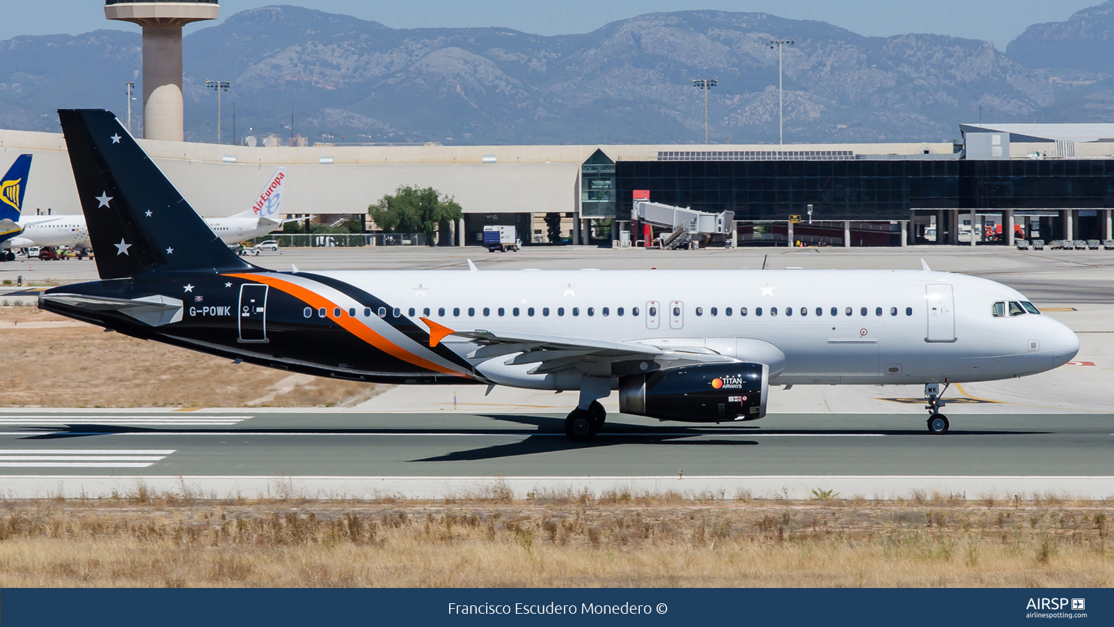 Titan Airways  Airbus A320  G-POWK