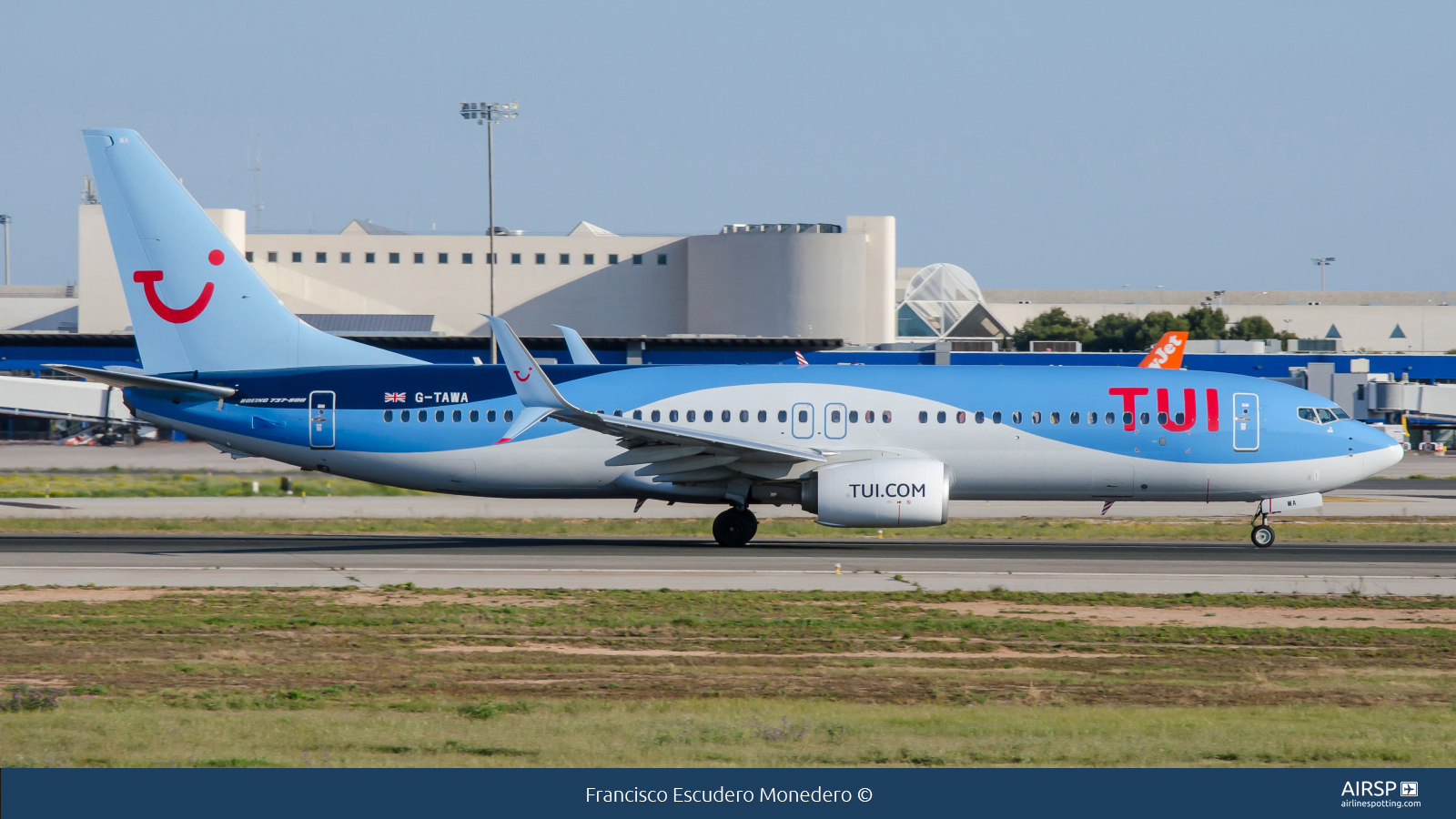 Tui Airways  Boeing 737-800  G-TAWA