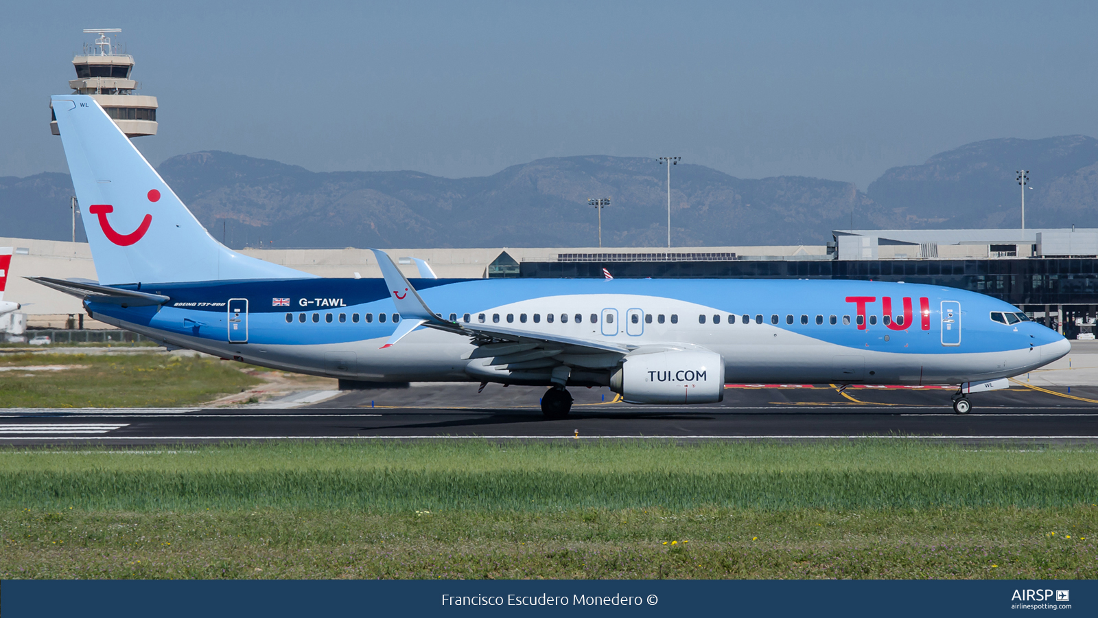 Tui Airways  Boeing 737-800  G-TAWL