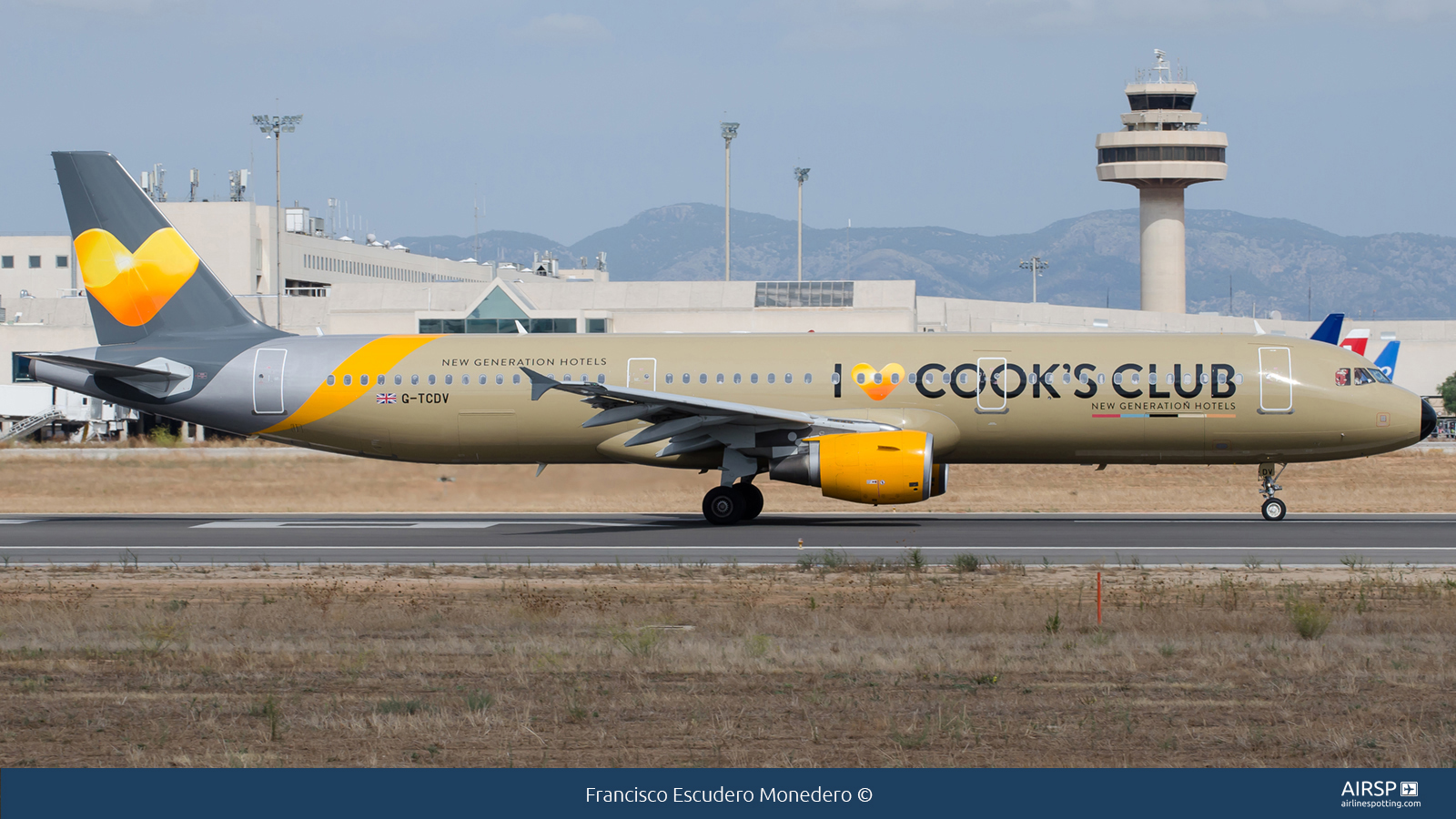 Thomas Cook Airlines  Airbus A321  G-TCDV
