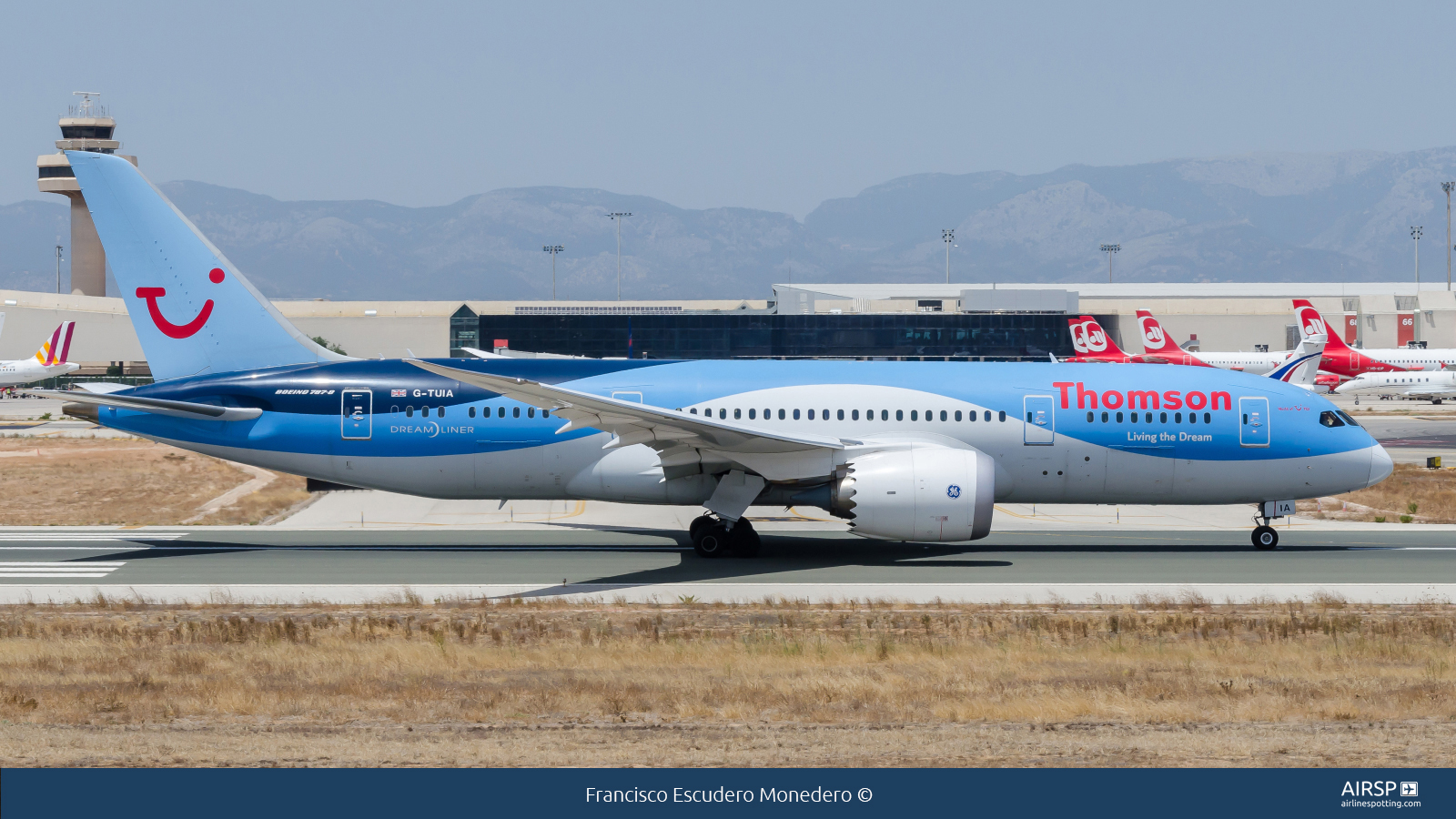 Thomson Airways  Boeing 787-8  G-TUIA