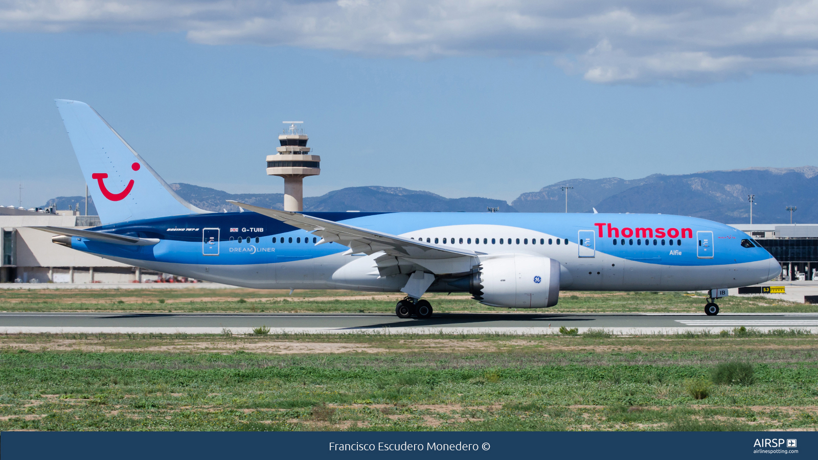 Thomson Airways  Boeing 787-8  G-TUIB