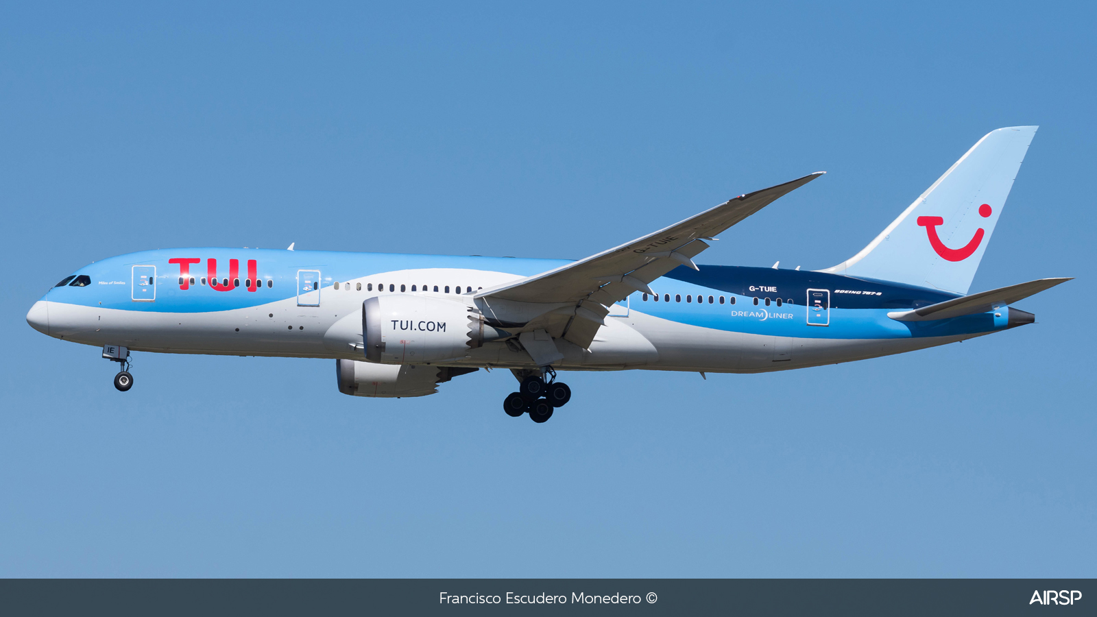 Tui Airways  Boeing 787-8  G-TUIE