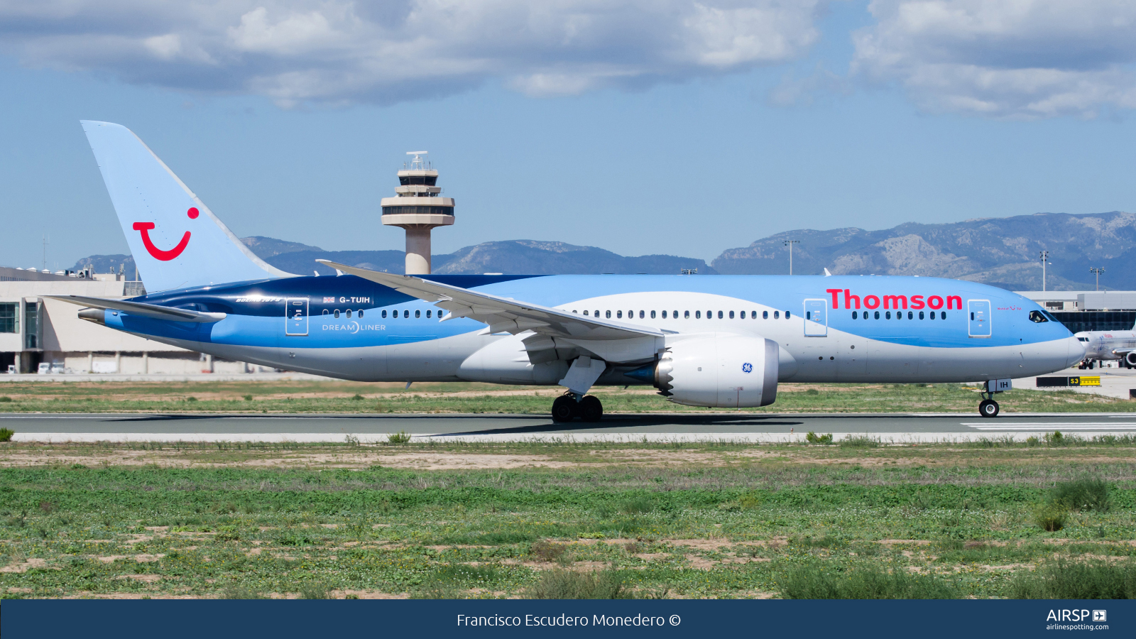 Thomson Airways  Boeing 787-8  G-TUIH