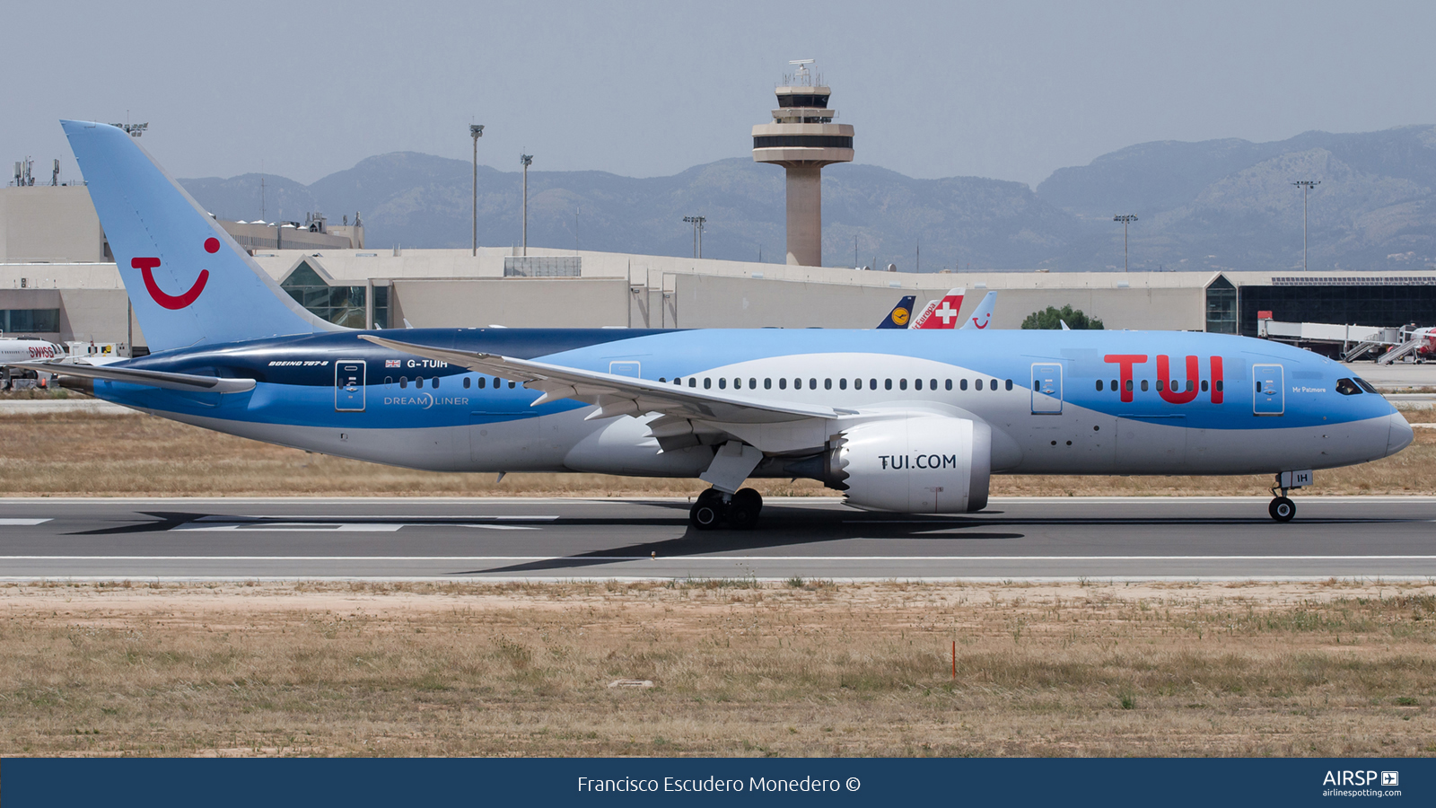 Tui Airways  Boeing 787-8  G-TUIH