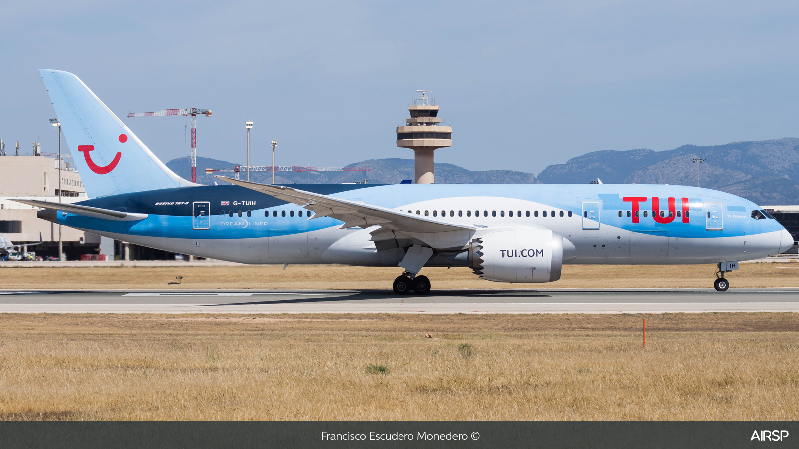Tui Airways  Boeing 787-8  G-TUIH