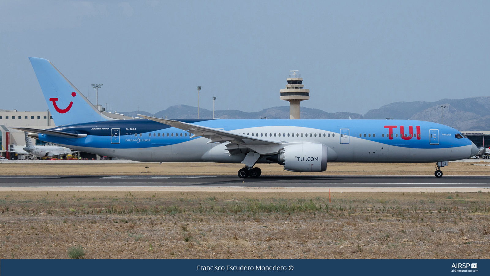 Tui Airways  Boeing 787-9  G-TUIJ