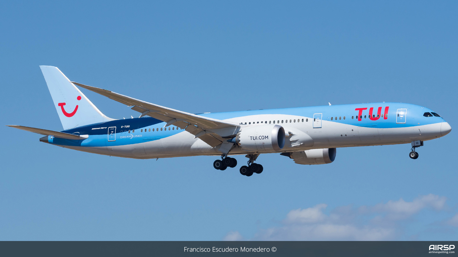 Tui Airways  Boeing 787-9  G-TUIO