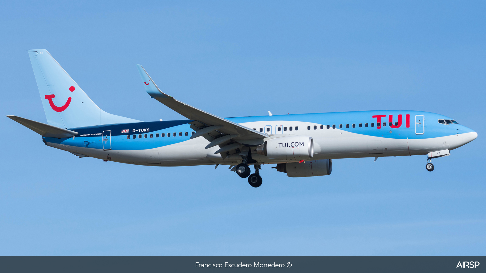 Tui Airways  Boeing 737-800  G-TUKS