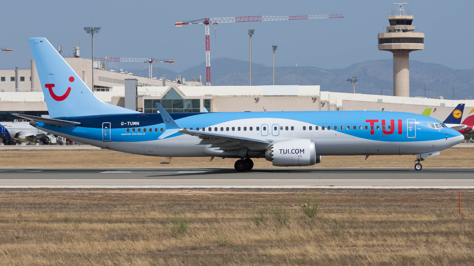 Tui Airways  Boeing 737 Max 8  G-TUMN