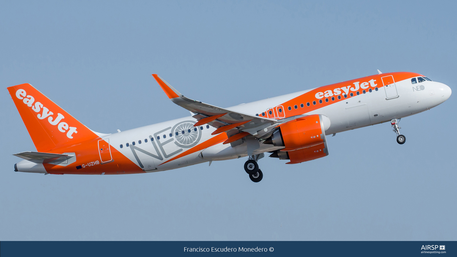 Easyjet  Airbus A320neo  G-UZHB