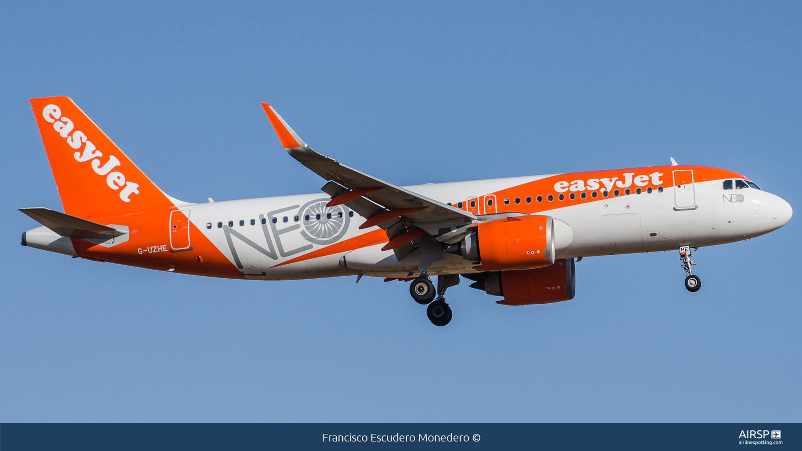 Easyjet  Airbus A320neo  G-UZHE