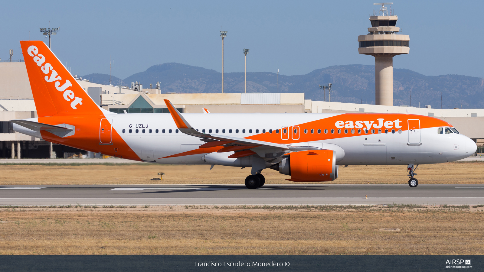 Easyjet  Airbus A320neo  G-UZLJ