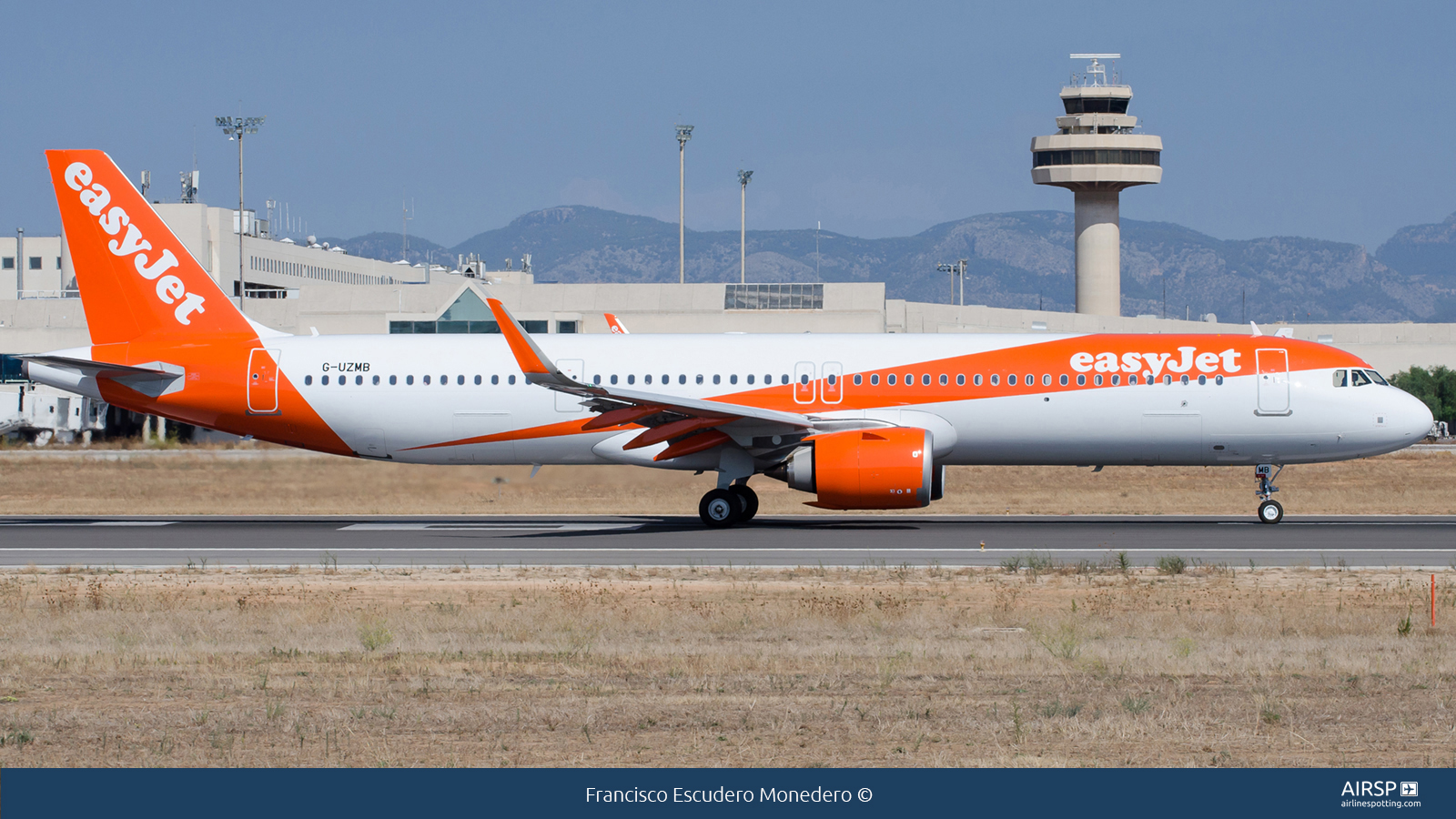 Easyjet  Airbus A321neo  G-UZMB