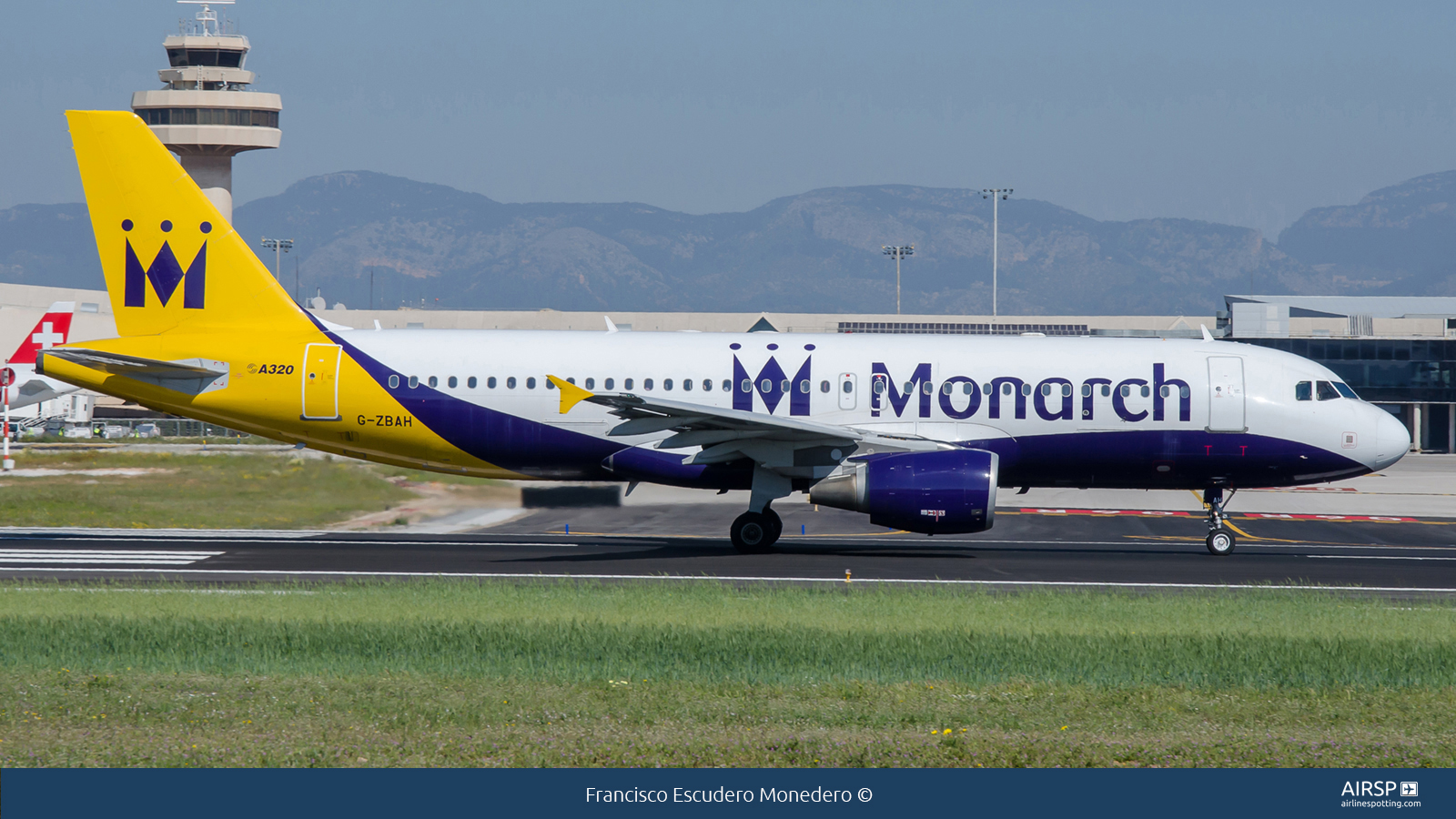Monarch Airlines  Airbus A320  G-ZBAH