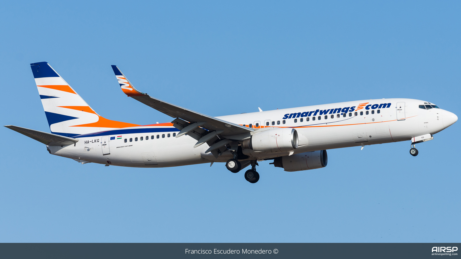 Smartwings  Boeing 737-800  HA-LKG