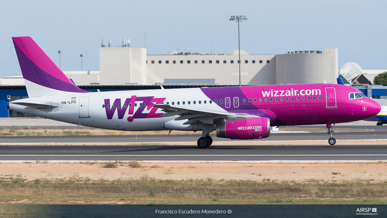 Wizz Air  Airbus A320  HA-LPO