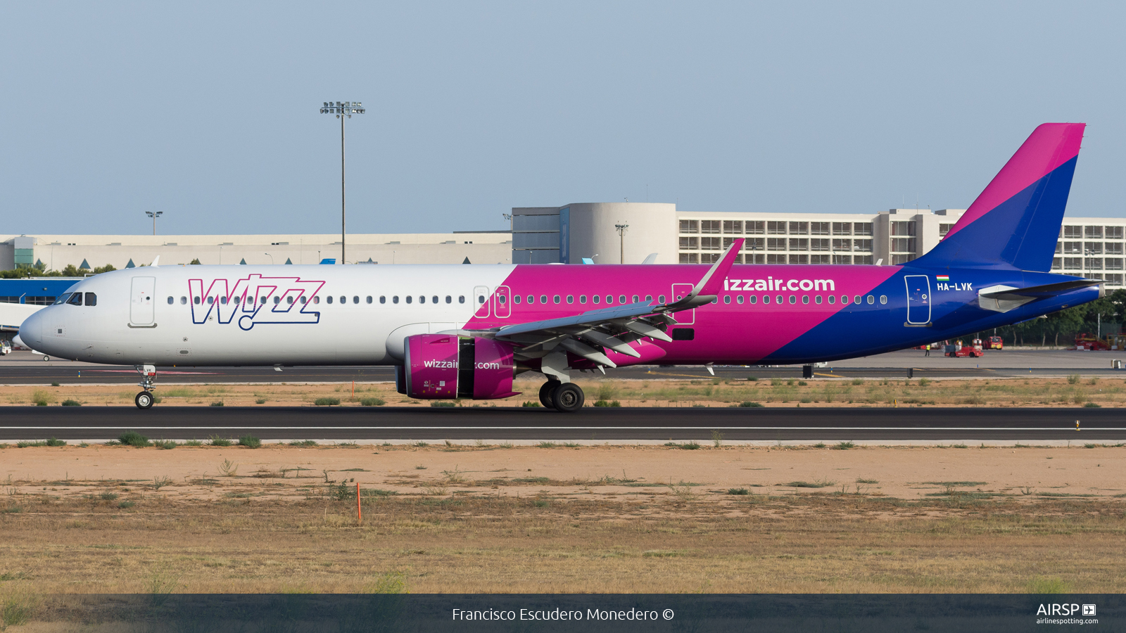 Wizz Air  Airbus A321neo  HA-LVK