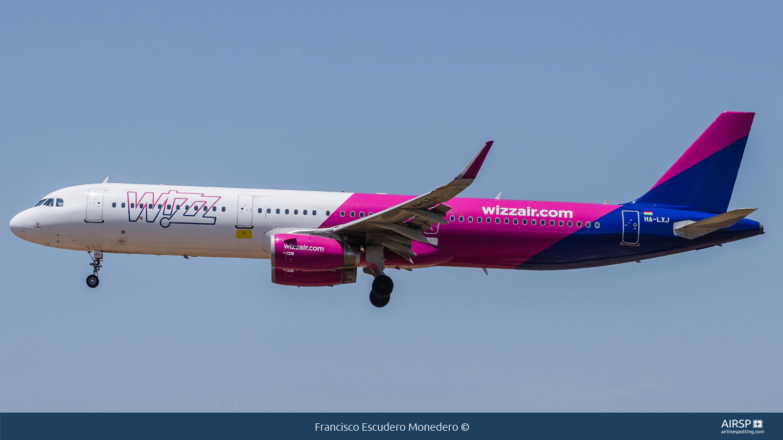 Wizz Air  Airbus A321  HA-LXJ