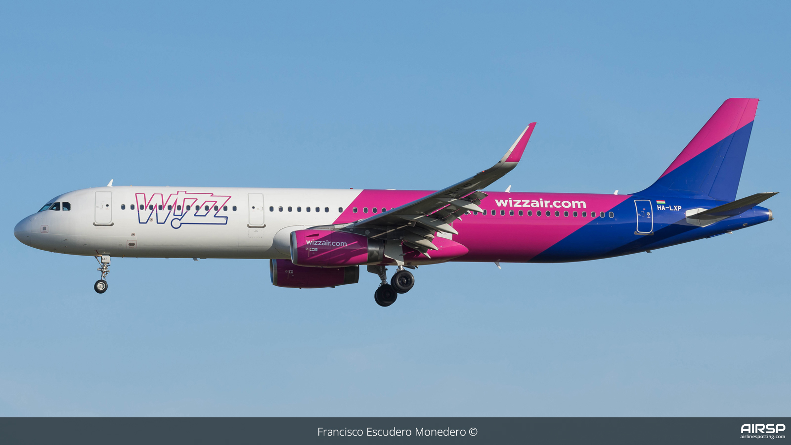 Wizz Air  Airbus A321  HA-LXP