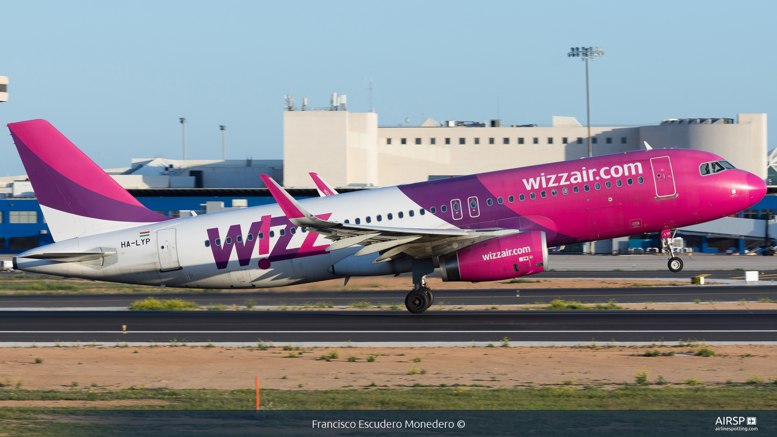 Wizz Air  Airbus A320  HA-LYP