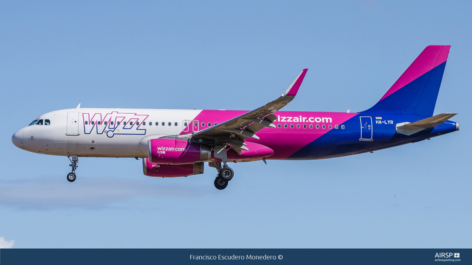Wizz Air  Airbus A320  HA-LYR