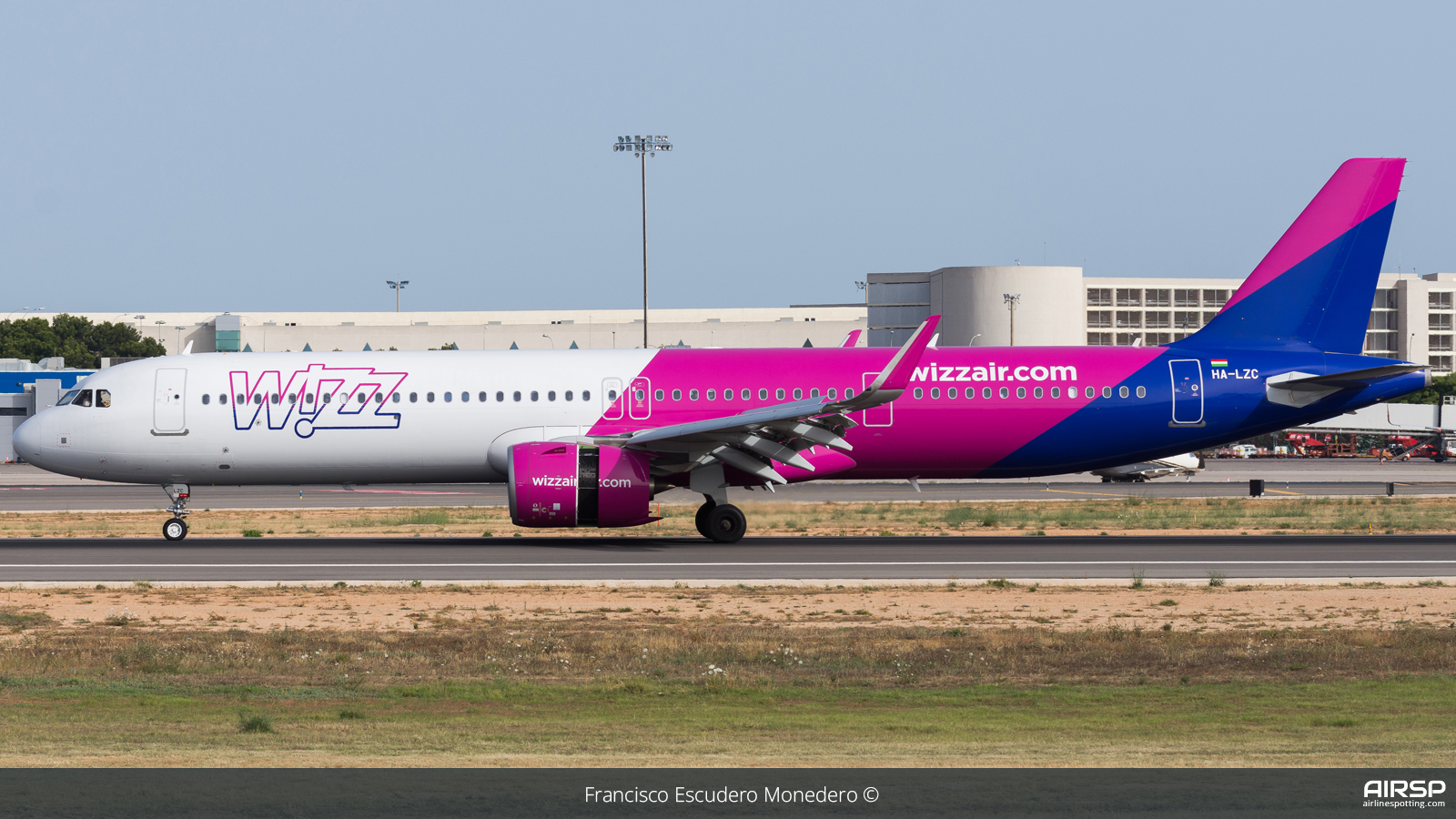 Wizz Air  Airbus A321neo  HA-LZC