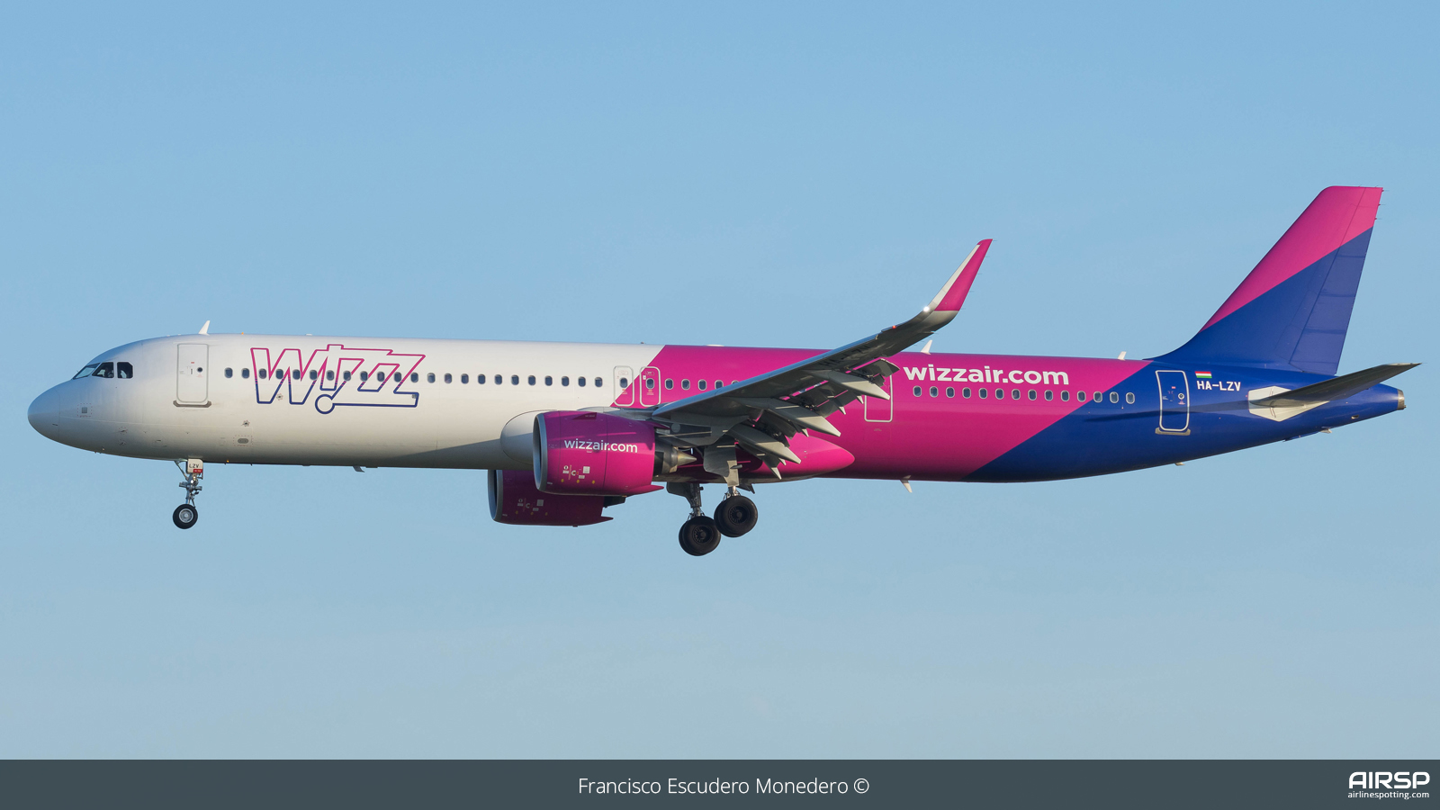 Wizz Air  Airbus A321neo  HA-LZV