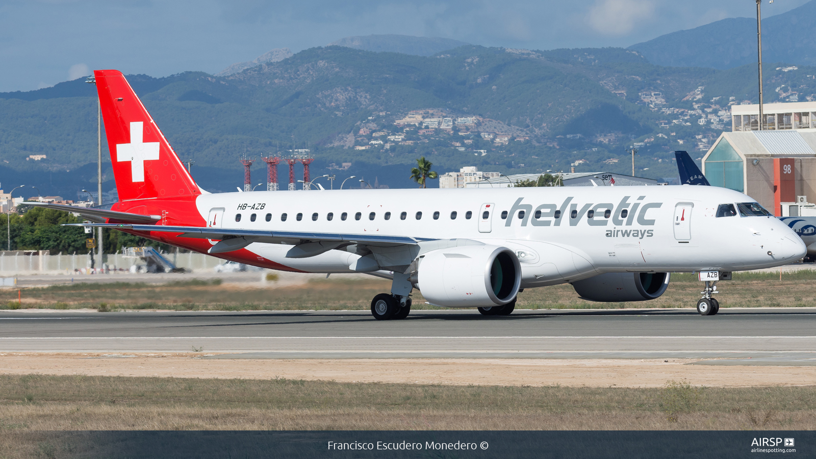 Helvetic Airways  Embraer E190-E2  HB-AZB