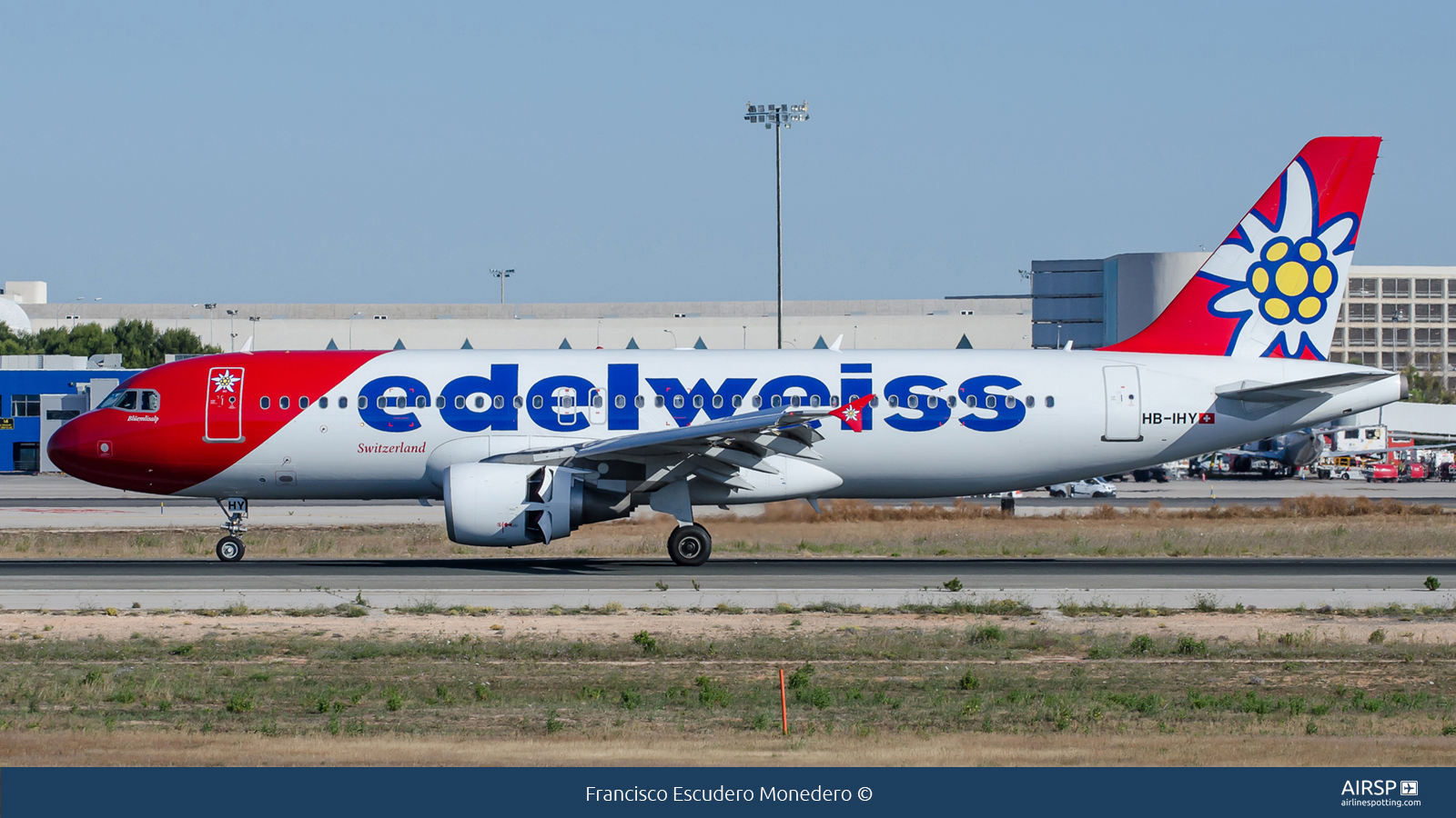Edelweiss  Airbus A320  HB-IHY
