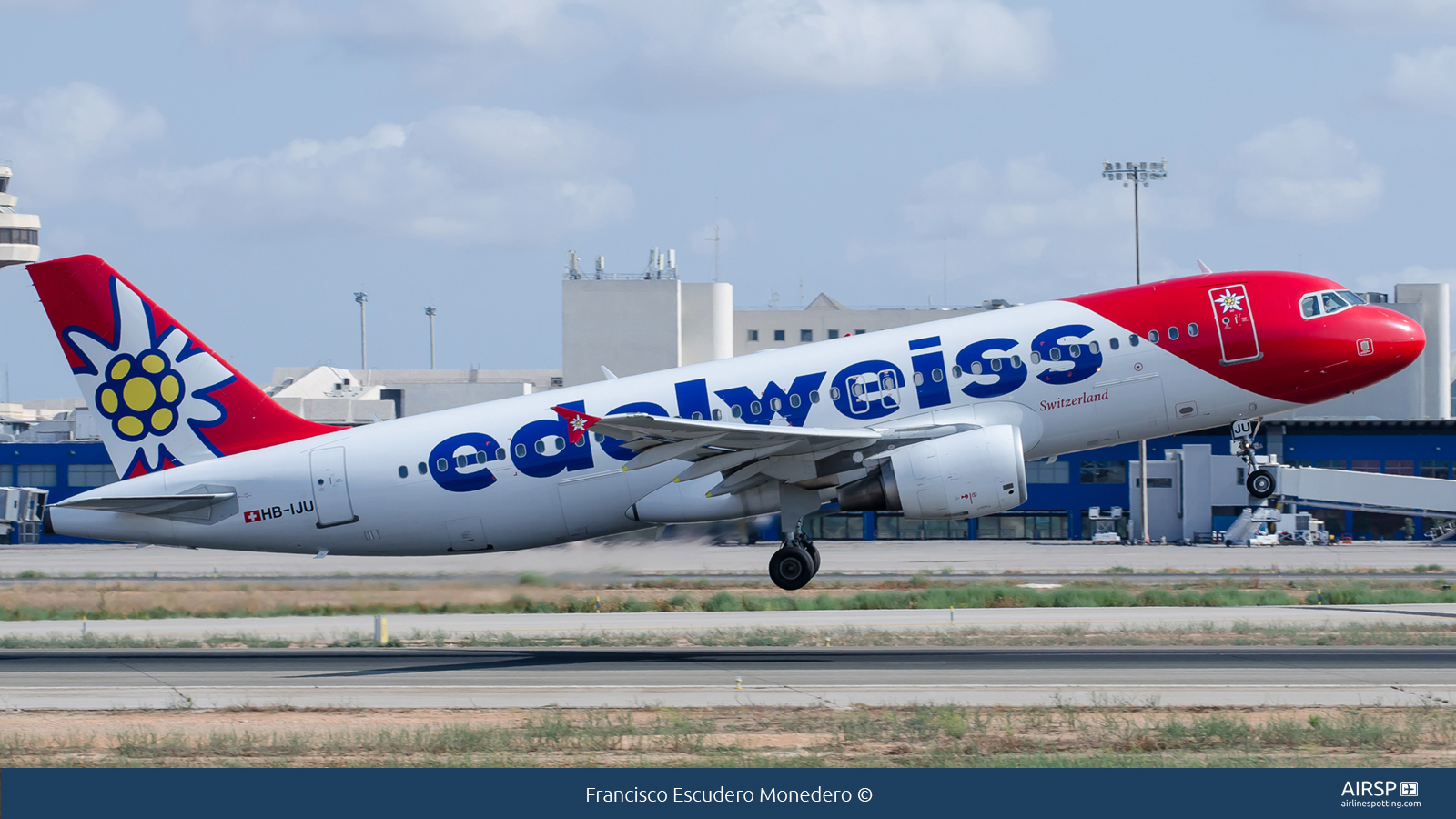 Edelweiss  Airbus A320  HB-IJU