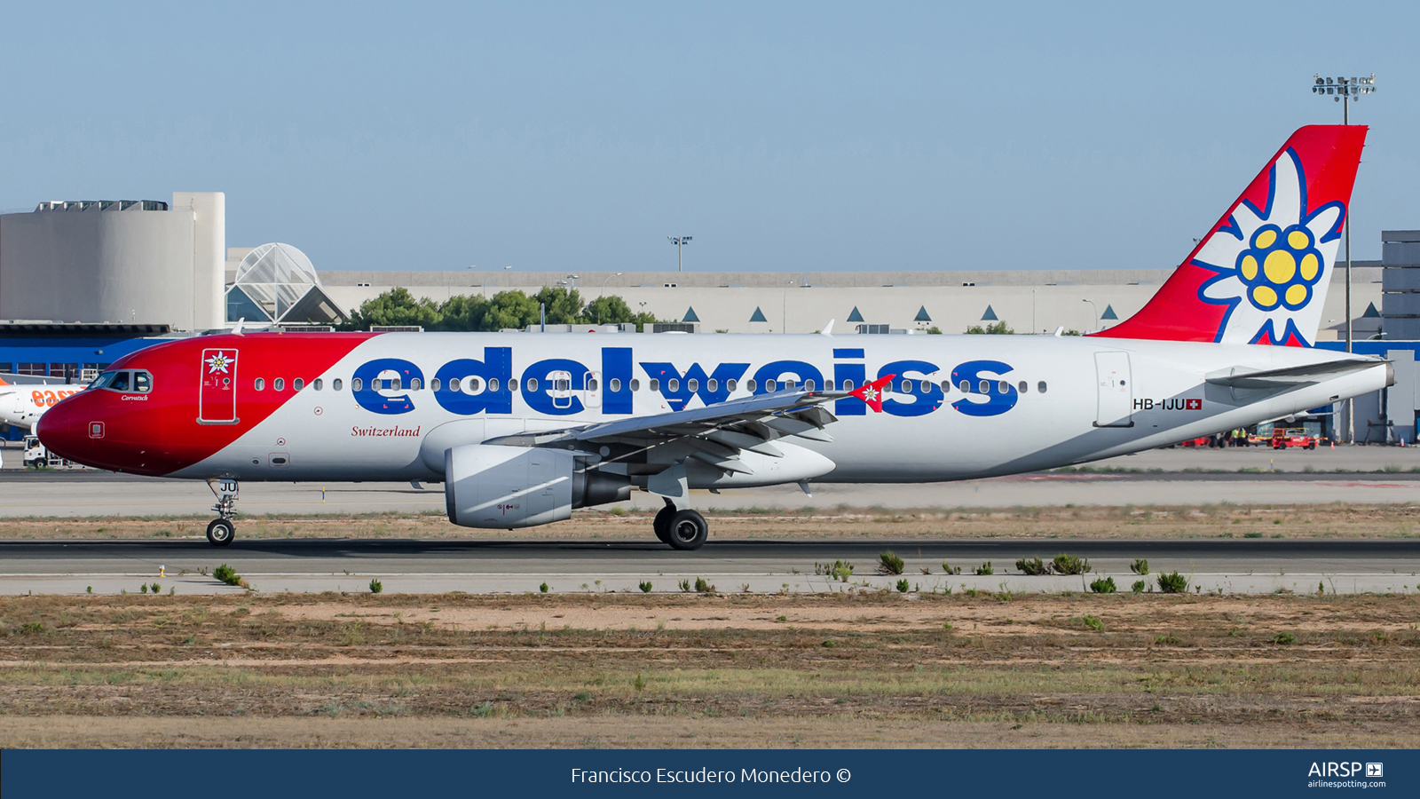 Edelweiss  Airbus A320  HB-IJU