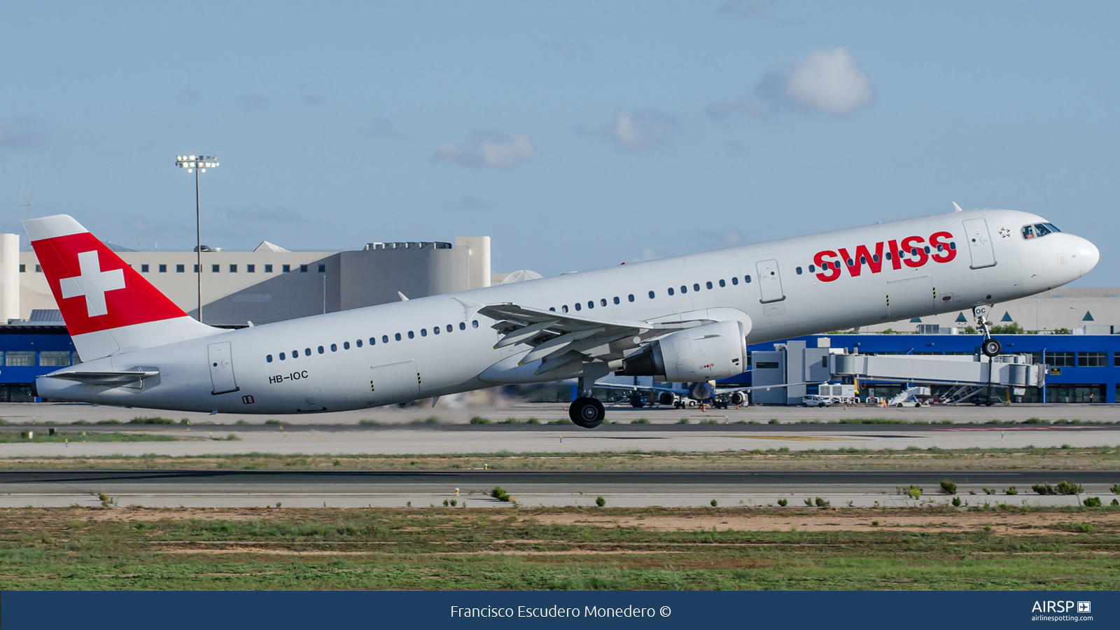Swiss  Airbus A321  HB-IOC