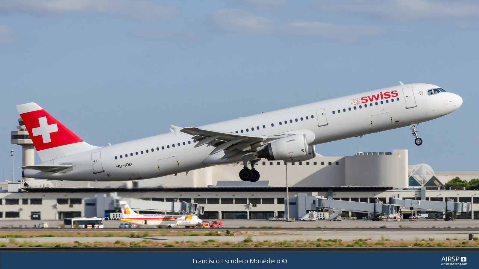 Swiss  Airbus A321  HB-IOD