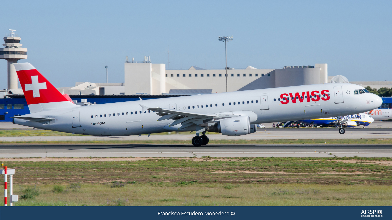 Swiss  Airbus A321  HB-IOM