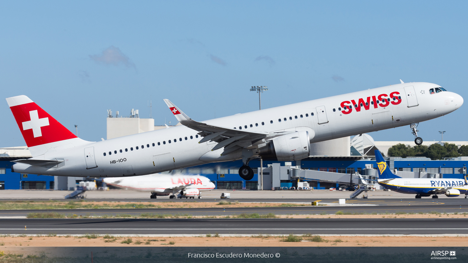 Swiss  Airbus A321  HB-IOO