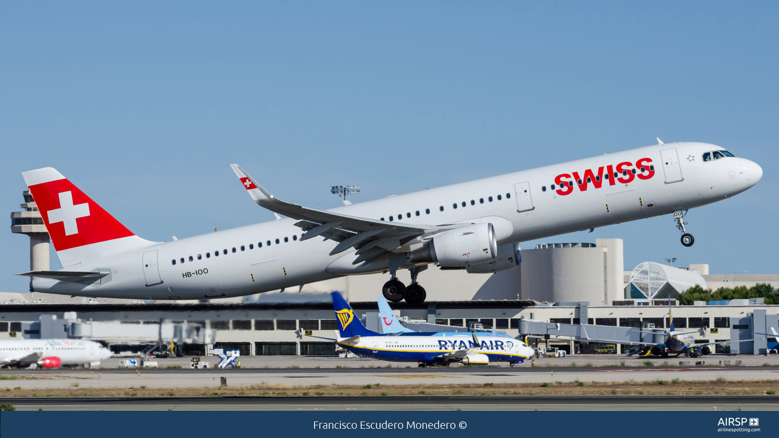 Swiss  Airbus A321  HB-IOO